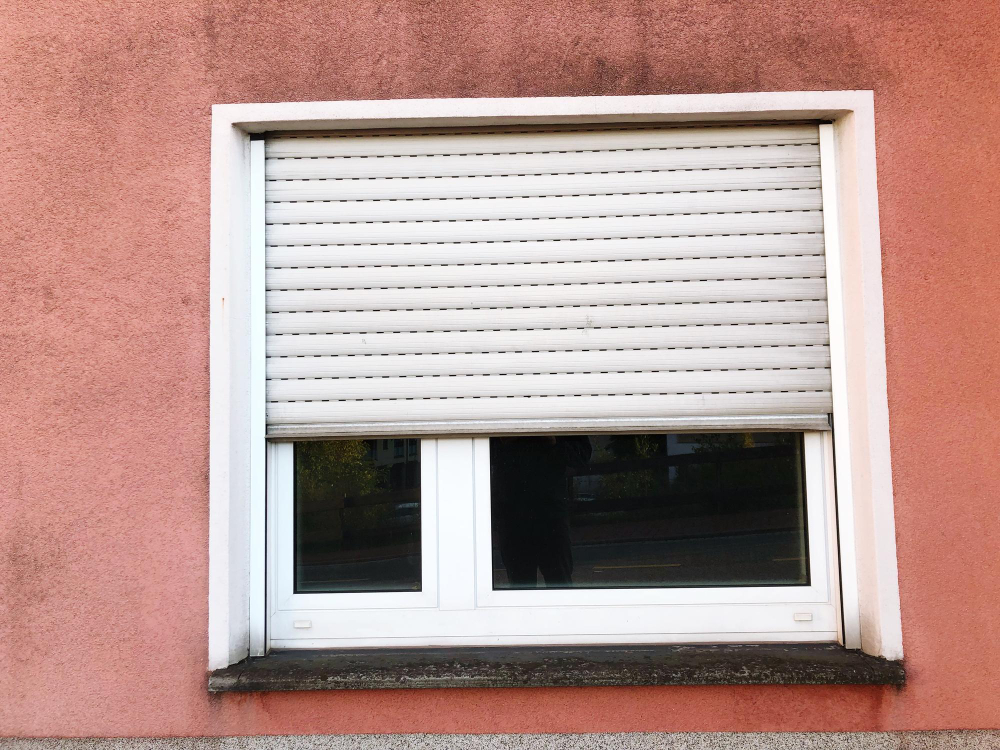 Pose et fabrication de volets roulants